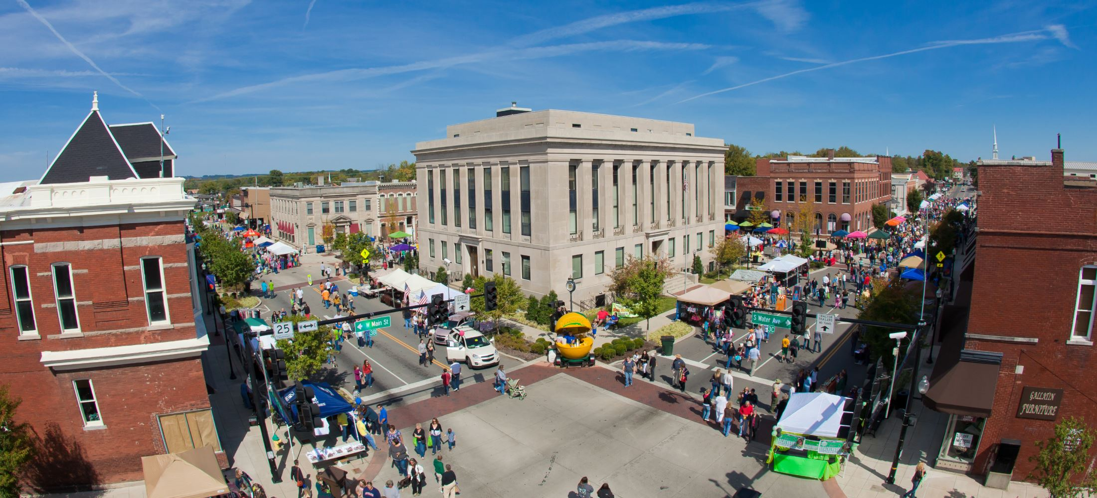 Aerial view of downtown Gallatin Tennessee during a street festival with Sumner County courthouse
